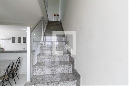 Escada de apartamento à venda com 3 quartos, 140m² em Santa Terezinha, Belo Horizonte