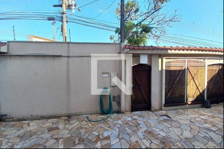 Vista da Sala  de casa para alugar com 6 quartos, 235m² em São Bernardo, Campinas