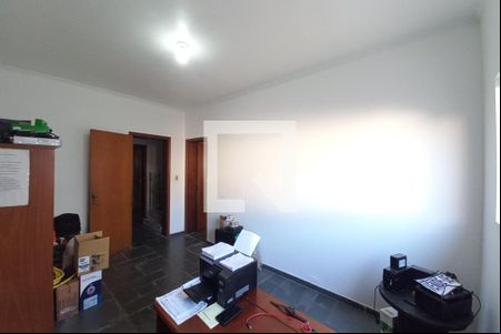 Sala de TV de casa para alugar com 6 quartos, 235m² em São Bernardo, Campinas