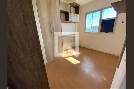Quarto 1 de apartamento para alugar com 2 quartos, 55m² em Pechincha, Rio de Janeiro