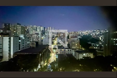 Vista de apartamento à venda com 2 quartos, 70m² em Vila Paris, Belo Horizonte