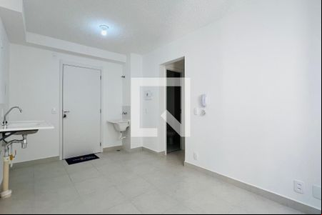 Sala/Cozinha e Área de Serviço de apartamento para alugar com 2 quartos, 32m² em Parque Novo Mundo, Guarulhos
