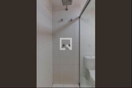 Banheiro de kitnet/studio para alugar com 1 quarto, 27m² em Partenon, Porto Alegre