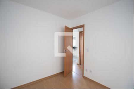 Quarto 2 de apartamento para alugar com 2 quartos, 42m² em Vila Lage, São Gonçalo