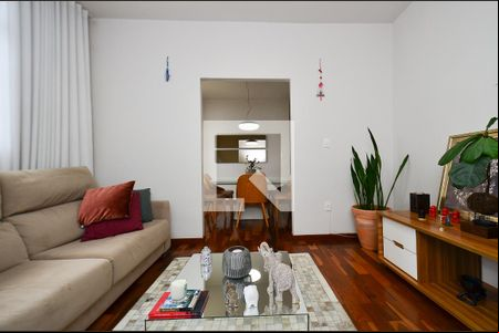 Sala de estar de apartamento para alugar com 3 quartos, 96m² em Colégio Batista, Belo Horizonte