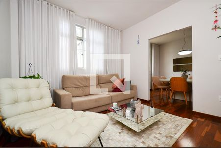 Sala de estar de apartamento para alugar com 3 quartos, 96m² em Colégio Batista, Belo Horizonte