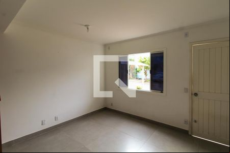 Sala de casa de condomínio para alugar com 3 quartos, 88m² em Rio Branco, Canoas