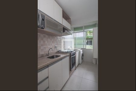 Cozinha de apartamento à venda com 1 quarto, 45m² em Camaquã, Porto Alegre