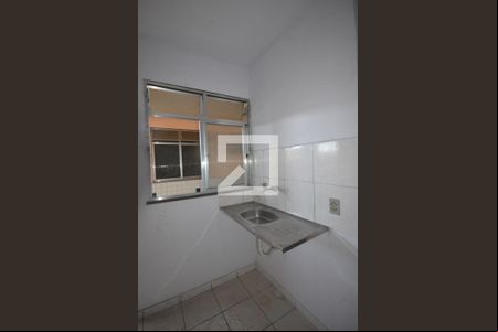 Cozinha de kitnet/studio para alugar com 1 quarto, 15m² em Bento Ribeiro, Rio de Janeiro