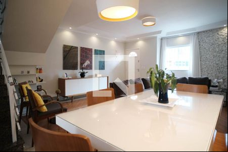 Sala de casa à venda com 3 quartos, 138m² em Vila Guilhermina, São Paulo