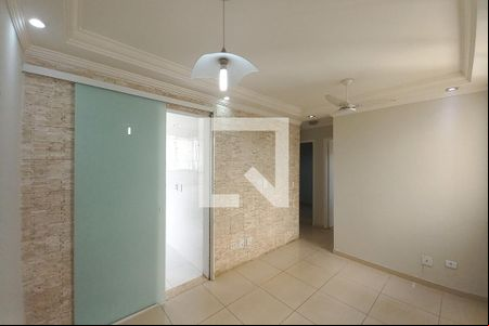 Sala de apartamento para alugar com 3 quartos, 75m² em Vila Satúrnia, Campinas