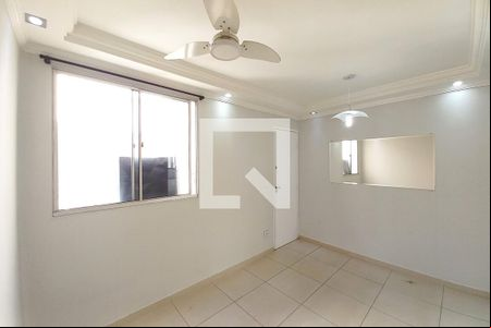 Sala de apartamento para alugar com 3 quartos, 75m² em Vila Satúrnia, Campinas