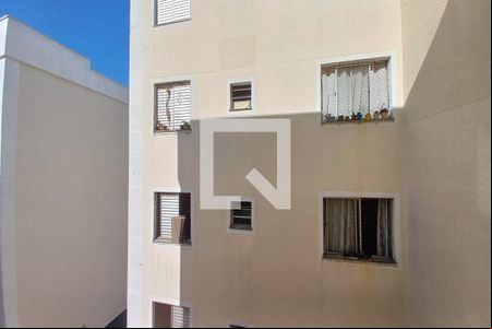 Vista da Sala de apartamento para alugar com 3 quartos, 75m² em Vila Satúrnia, Campinas