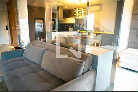 Sala de kitnet/studio para alugar com 1 quarto, 80m² em Jardim Barbacena, Cotia