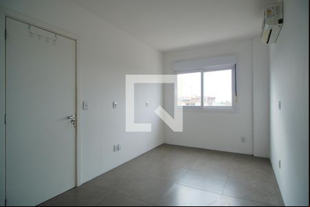 Quarto suíte de apartamento para alugar com 2 quartos, 61m² em São Sebastião, Porto Alegre