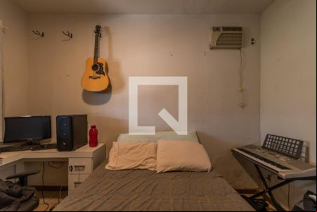 Quarto 1 de casa para alugar com 3 quartos, 500m² em Trevo, Belo Horizonte