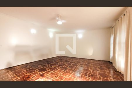 Sala de casa para alugar com 4 quartos, 439m² em Parque São Quirino, Campinas