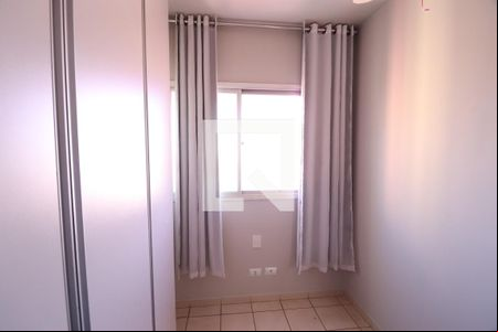 Quarto 1 de apartamento para alugar com 3 quartos, 70m² em Presidente Roosevelt, Uberlândia