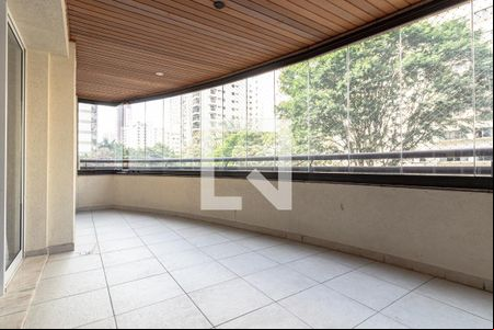 Sacada de apartamento para alugar com 4 quartos, 220m² em Indianópolis, São Paulo
