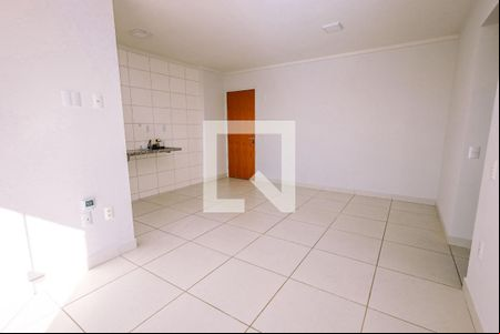 Sala de apartamento para alugar com 2 quartos, 65m² em Parque Amazonia, Goiânia