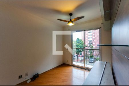 Sala de apartamento para alugar com 3 quartos, 58m² em Conjunto Residencial Vista Verde, São Paulo