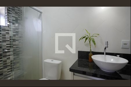 Banheiro  de casa de condomínio para alugar com 2 quartos, 100m² em Campeche Central, Florianópolis