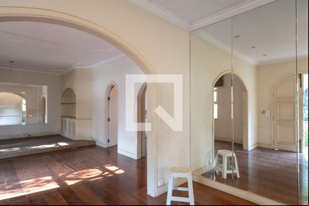 Sala de casa para alugar com 2 quartos, 323m² em Liberdade, São Paulo