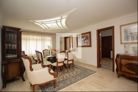 Sala de casa à venda com 4 quartos, 400m² em City América, São Paulo