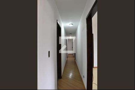 Corredor de casa para alugar com 5 quartos, 300m² em Boa Vista, Curitiba