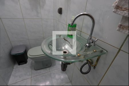 Lavabo de casa para alugar com 3 quartos, 90m² em São Lucas, São Paulo