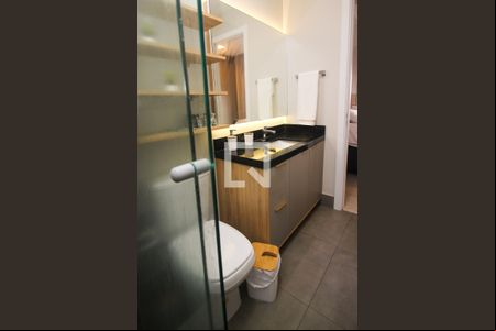 Banheiro de apartamento à venda com 1 quarto, 35m² em Teresópolis, Porto Alegre