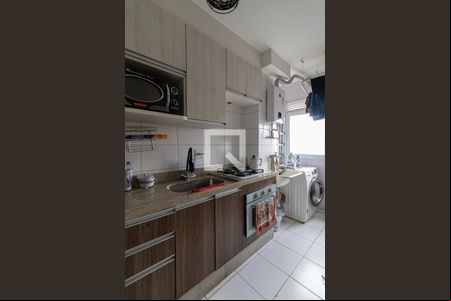 Sala/Cozinha de apartamento para alugar com 2 quartos, 45m² em Vila Carmosina, São Paulo