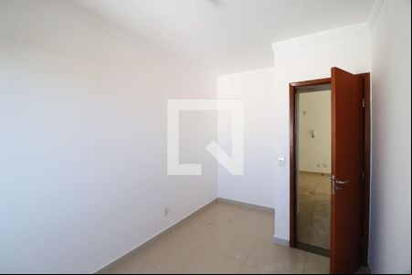 Quarto 2 - Suíte de apartamento para alugar com 2 quartos, 60m² em Santa Mônica, Uberlândia