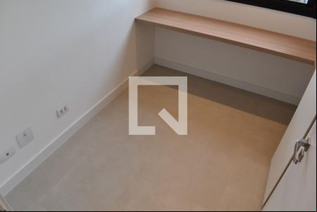 Quarto  de apartamento para alugar com 2 quartos, 70m² em Bacacheri, Curitiba