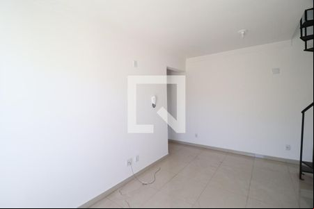 Sala de apartamento para alugar com 2 quartos, 60m² em Santa Mônica, Uberlândia