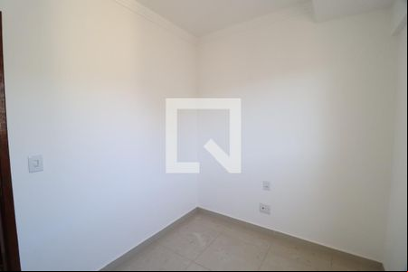 Quarto 1 de apartamento para alugar com 2 quartos, 60m² em Santa Mônica, Uberlândia