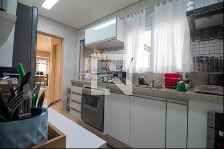 Cozinha de apartamento para alugar com 1 quarto, 130m² em Itaim Bibi, São Paulo