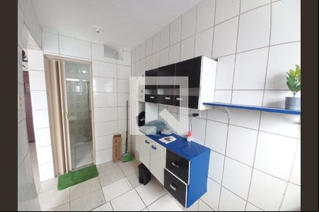 Cozinha de apartamento para alugar com 1 quarto, 40m² em Centro, São Vicente