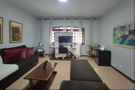 Sala de Estar de casa para alugar com 4 quartos, 273m² em Parque Jambeiro, Campinas