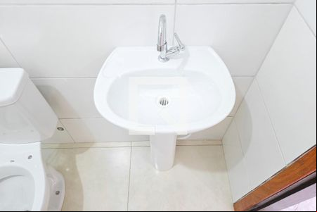 Banheiro de apartamento para alugar com 1 quarto, 20m² em Parque Industrial, São José dos Campos