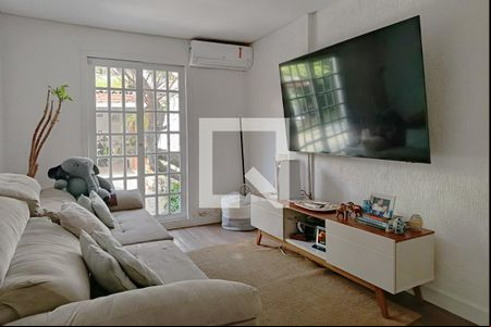 Sala de TV de casa para alugar com 2 quartos, 220m² em Jardim Paulistano, São Paulo