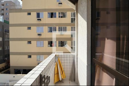 Varanda de apartamento para alugar com 1 quarto, 60m² em Jardim Tres Marias, Guarujá
