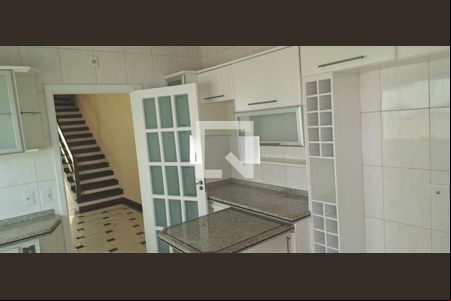 Casa à venda com 3 quartos, 186m² em Butantã, São Paulo