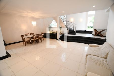 Sala de casa de condomínio para alugar com 4 quartos, 400m² em Loteamento Alphaville Campinas, Campinas
