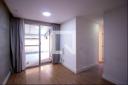 Sala de apartamento para alugar com 2 quartos, 76m² em Nova Cidade, São Gonçalo