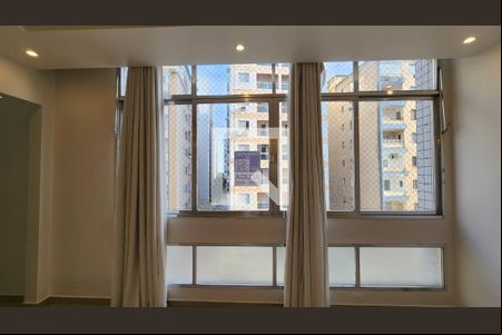 Sala ADESIVO INSTALADO de apartamento para alugar com 3 quartos, 154m² em Boqueirão, Santos