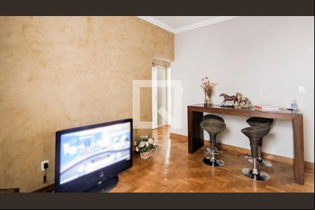 Sala de apartamento para alugar com 3 quartos, 70m² em Santa Efigênia, Belo Horizonte