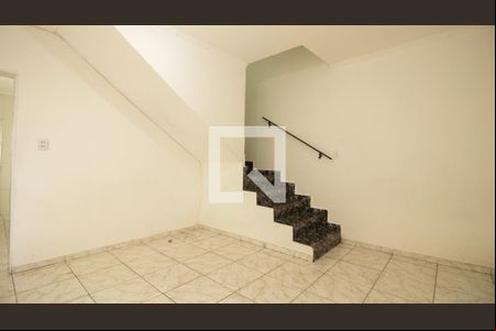 Sala de casa para alugar com 2 quartos, 85m² em Vila Paulo Silas, São Paulo