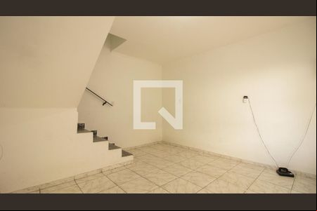 Sala de casa para alugar com 2 quartos, 85m² em Vila Paulo Silas, São Paulo
