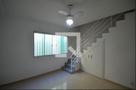 Sala de casa para alugar com 2 quartos, 118m² em Centro, Nilópolis